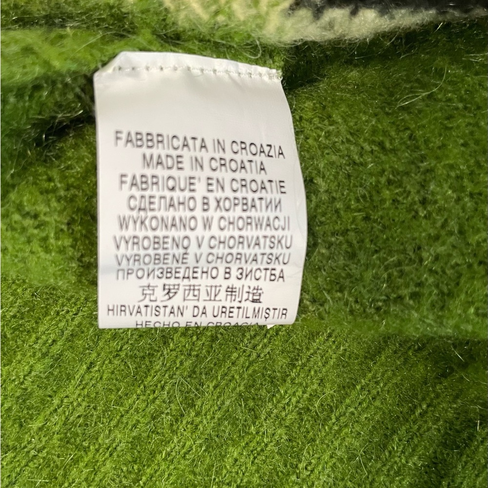 Benetton of Croatia women’s green argyle v-neck sweater - Picture 7 of 7